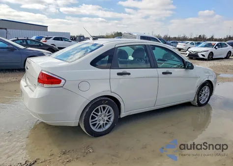 2010 Ford Focus Se z USA, uszkodzony, nr VIN 1FAHP3FN7AW135936